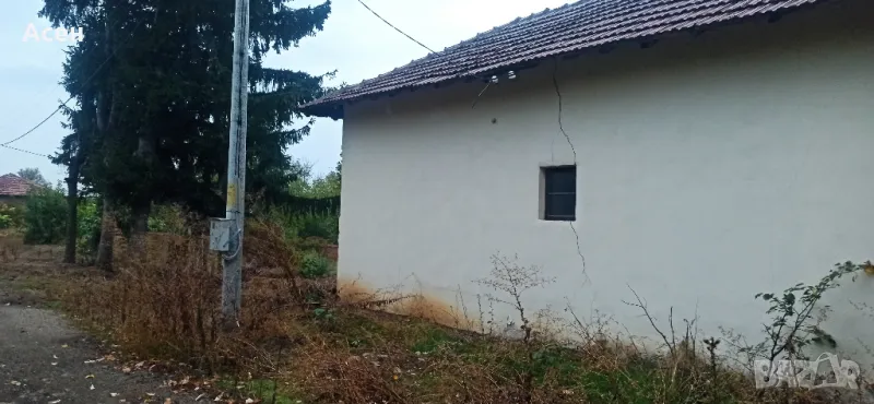 Къща с двор в село Бистренци, снимка 1