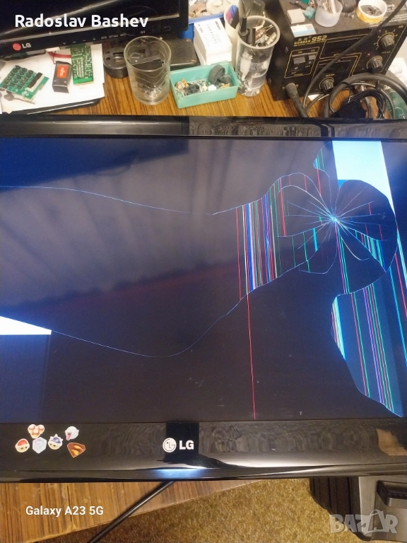 LG 32LE4500 за части счупен дисплей!, снимка 1
