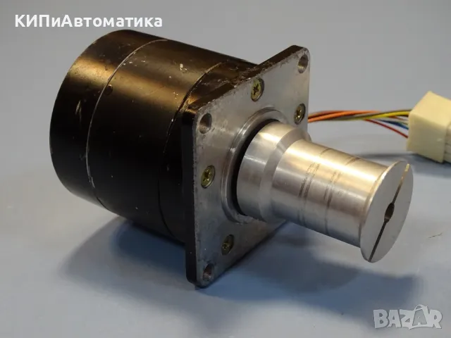 Стъпков мотор VEXTA PH566-A stepping motor 5-phase 24VDC, снимка 4 - Резервни части за машини - 48767425