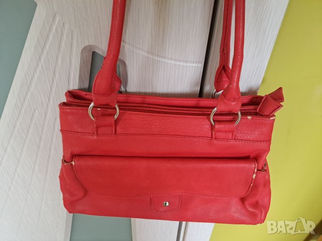 Дамска чанта с много прегради червен цвят