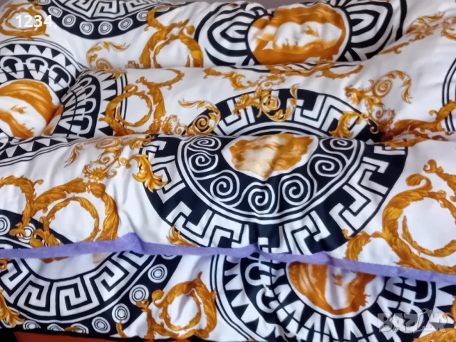 2 броя нови големи възглавници с мотиви Версаче, снимка 5 - Възглавници - 53935150