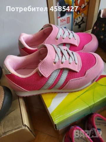 Нови обувки размер 30, снимка 3 - Детски маратонки - 54223622