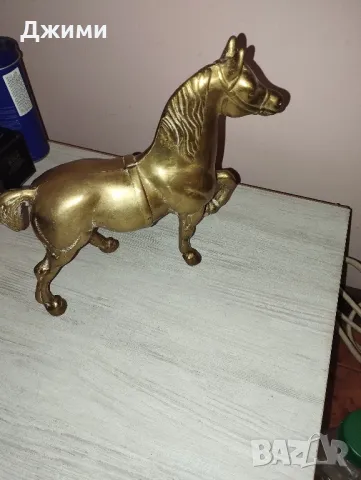 масивен бронзов кон, снимка 1