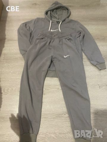  Детски анцунг Nike , снимка 2 - Детски анцузи и суичери - 45422690