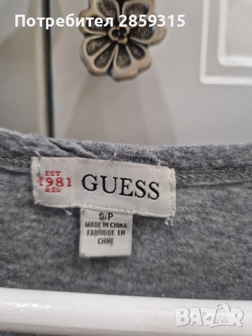Дамска тениска Guess - размер S, сива с черни пайети, снимка 6 - Тениски - 52155775