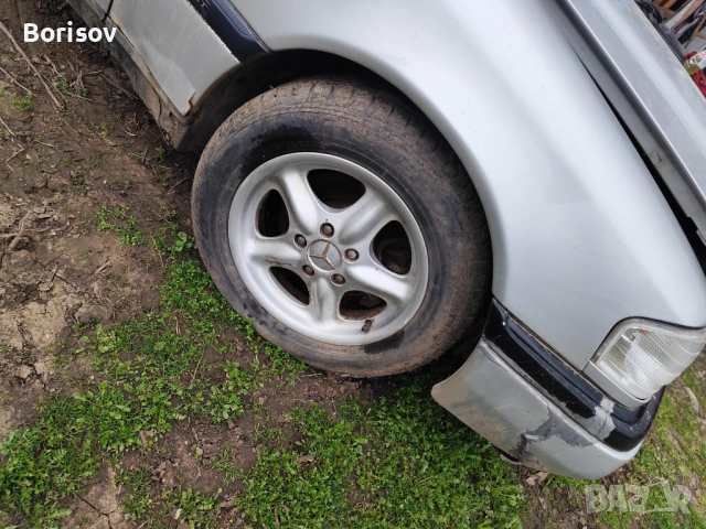 Джанти Мерцедес 15 цола, снимка 3 - Гуми и джанти - 53912445