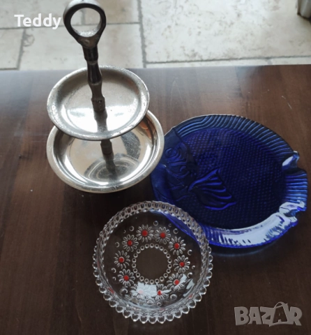 Винтидж прибори за хранене: поставка за бонбони, синя чиния-риба, купа Фабиола, 70-те г., снимка 4 - Антикварни и старинни предмети - 52303065