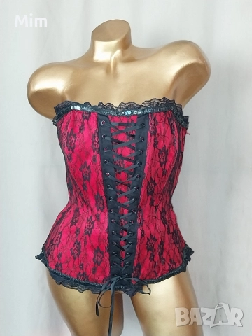 Червен дантелен корсет с черна дантела 