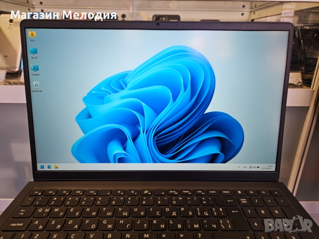 15,6" лаптоп Dell Vostro 3520 Intel Core i7-1255U Intel Iris Xe Graphics Ram 16GB HDD 1TB Windows 11, снимка 4 - Лаптопи за дома - 52488644