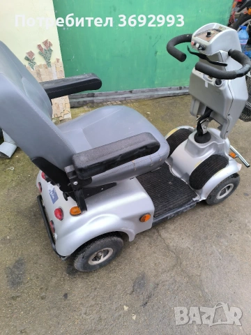 Електрически скутер за възрастни хора 