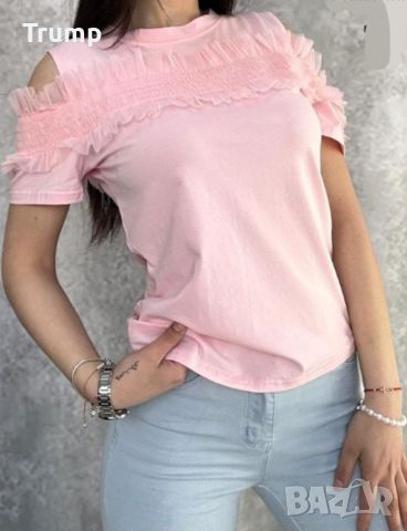 Блуза с оголени рамо и къдри от тюл, цвят розов , снимка 1 - Тениски - 45527421