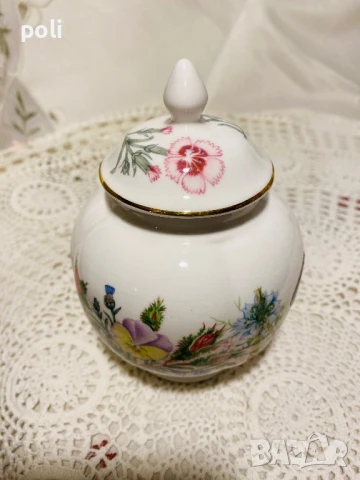 порцеланов буркан , снимка 2 - Аксесоари за кухня - 51185197
