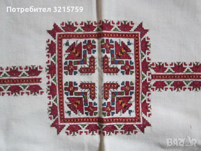 Покривка ,ръчно бродирана , фолк мотиви, 145х145 см., снимка 3 - Покривки за маси - 50302627