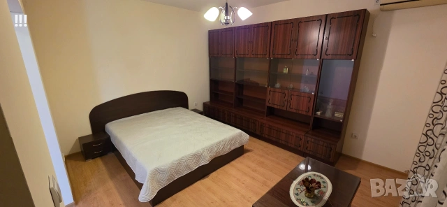 Масивна къща 250 кв.м. с двор, снимка 13 - Къщи - 51899147