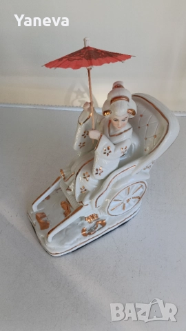 Корейска , vintage, порцеланова фигурка на дама с чадър в рикша. , снимка 10 - Статуетки - 52927555