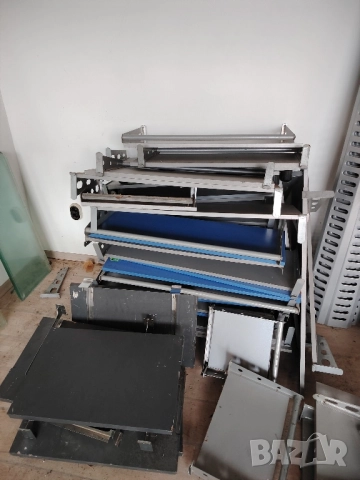 Стелажи, снимка 8 - Стелажи и щандове - 52526984