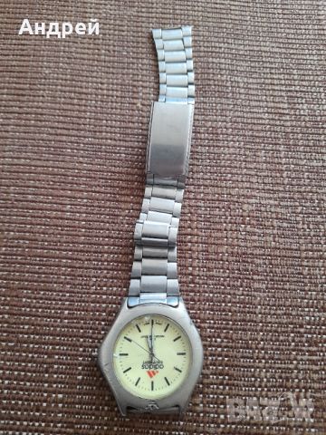Стар часовник Adidas, снимка 1 - Антикварни и старинни предмети - 45543482