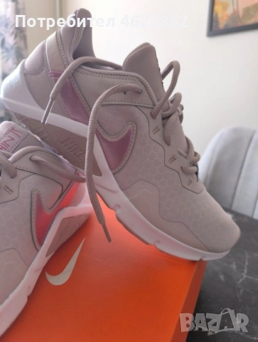 маратонки Nike legend essential чисто нови , 40 номер, снимка 2 - Маратонки - 52091562