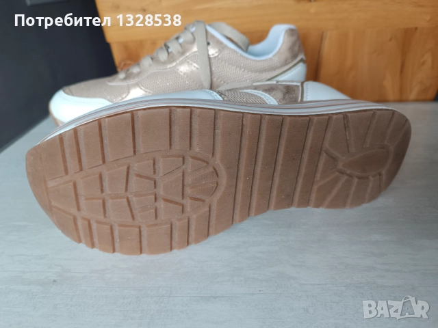 Дамски маратонки и сандали, снимка 5 - Маратонки - 48688435