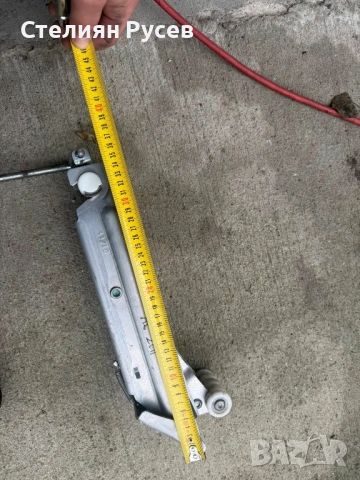 1702 оригинален крик за audi a6 2011 цена 10 евро 37см сгънат оригинале  крик , става и за много дру, снимка 4 - Аксесоари и консумативи - 53505119