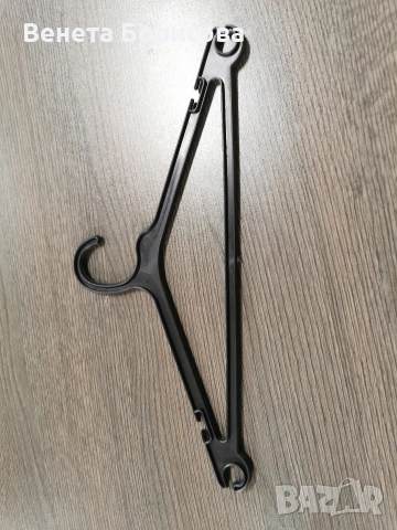 закачалки за дрехи 