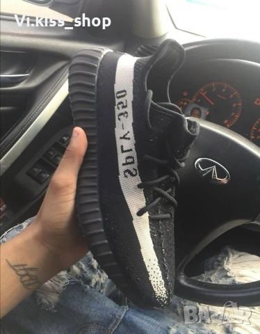Нови обувки Adidas yeezy boost 350 V2, снимка 4 - Маратонки - 48845866