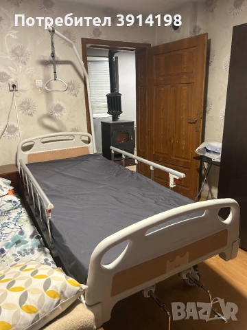 Болнично легло с механично повдигане