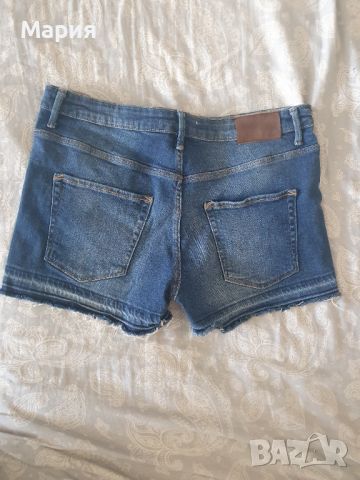 Къси дънки с висока талия H&M , снимка 2 - Къси панталони и бермуди - 45091068