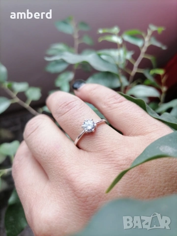 Изключително красив и нежен сребърен пръстен - модел R068