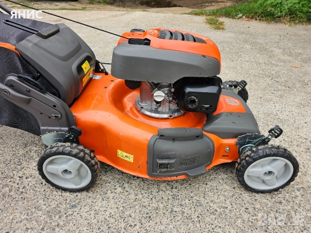САМОХОДНА КОСАЧКА HUSQVARNA 4X4 HONDA. КАТО НОВА , снимка 18 - Градинска техника - 51840435