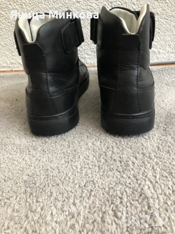 Дамски кецове Hugo Boss, естествена кожа, снимка 5 - Кецове - 51235616