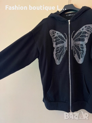 Черен анурак с пеперуда от сребърни камъчета и качулка С размер 100% памук 🖤, снимка 5 - Суичъри - 51463484