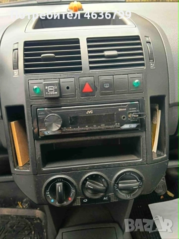 Продавам VW Polo 1.4 бензин/газ 2004г. плюс  8 зимни и летни гуми и 4 джанти. Цена 1800 евро. 088982, снимка 6 - Автомобили и джипове - 53596360