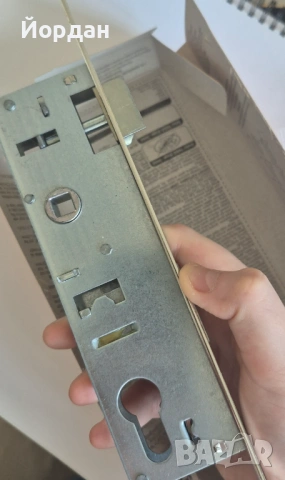 Брава алуминиева дограма 85/35