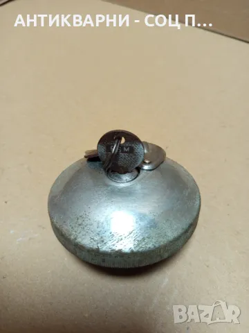 Соц Стара Капачка За Резервоар., снимка 2 - Антикварни и старинни предмети - 50424966