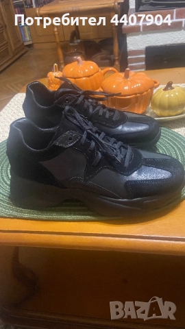 Уникални обувки сникърси, естествена кожа.