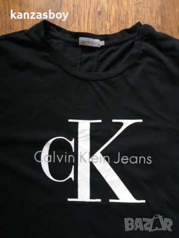 calvin klein - страхотна мъжка тениска Л