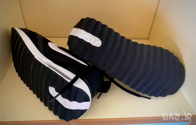 Дамски Nike W AIR MAX DAWN NN — 38 номер, снимка 9 - Маратонки - 53486004