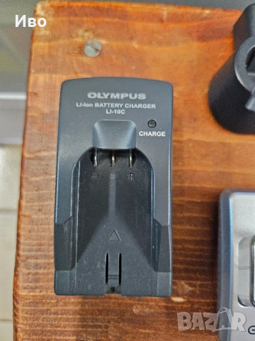 Зарядно за фотоапарат Olympus CASIO  Зарядно за батерия на фотоа, има зарядно и калъф за съхранение., снимка 3 - Батерии, зарядни - 52128509