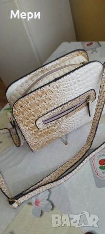 Дамска чанта от крокодилска кожа, снимка 3 - Чанти - 53571324