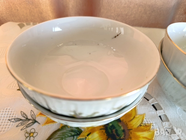 Купички български порцелан , снимка 2 - Чинии - 52935458