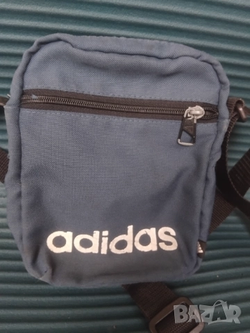 Adidas 100% оригинална мъжка чантичка, снимка 5 - Чанти - 51967894