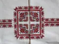 Покривка ,ръчно бродирана , фолк мотиви, 145х145 см., снимка 3