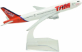 Бойнг 777 самолет модел макет метален лайнер TAM летище, снимка 3