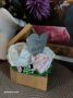 Дървена кутия сърце със сапунени цветя в бяло и розово и гравирано пожелание, снимка 3