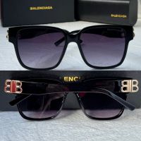 Balenciaga 2024 дамски слънчеви очила 2 цвята, снимка 3 - Слънчеви и диоптрични очила - 45484479