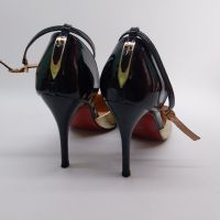 Дамски обувки с висок ток в златно и лачено черно, 39 номер, отлично състояние, снимка 4 - Дамски ежедневни обувки - 45447662