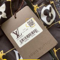 Louis Vuitton-Оригинални чисто нови мъжки плажни шорти Л номер, снимка 2 - Бански - 45250490