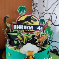Картонена торта Динозаври , снимка 1 - Други - 45141081