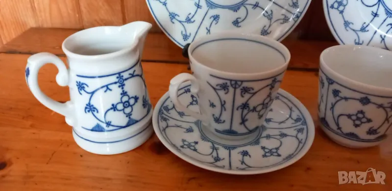 Порцелан с дизайн "Blau Saks" Indian blue - Strawflower Pattern, снимка 1